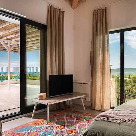 Aura Boutique Escape With Heated Pool Near Albena *